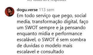 Depoimento de profissional sobre análise SWOT nas redes sociais.